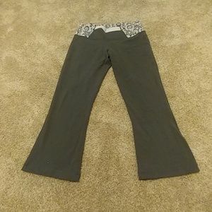 Lululemon gray capri legging